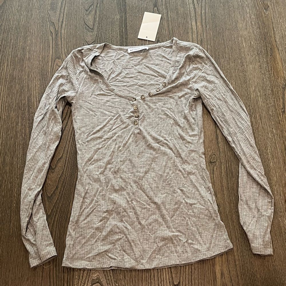 NWT Doubleju Light Gray Long Sleeve Ribbed Henley Top Size S